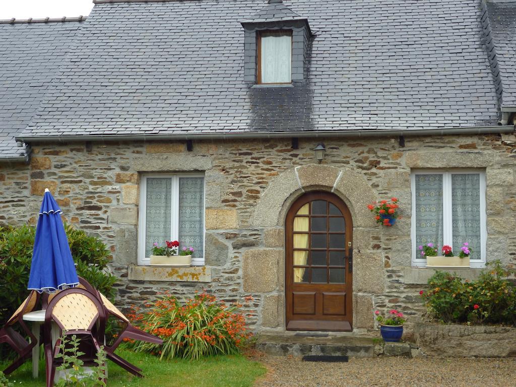 Les Gites De Kerroyal Garlan Номер фото