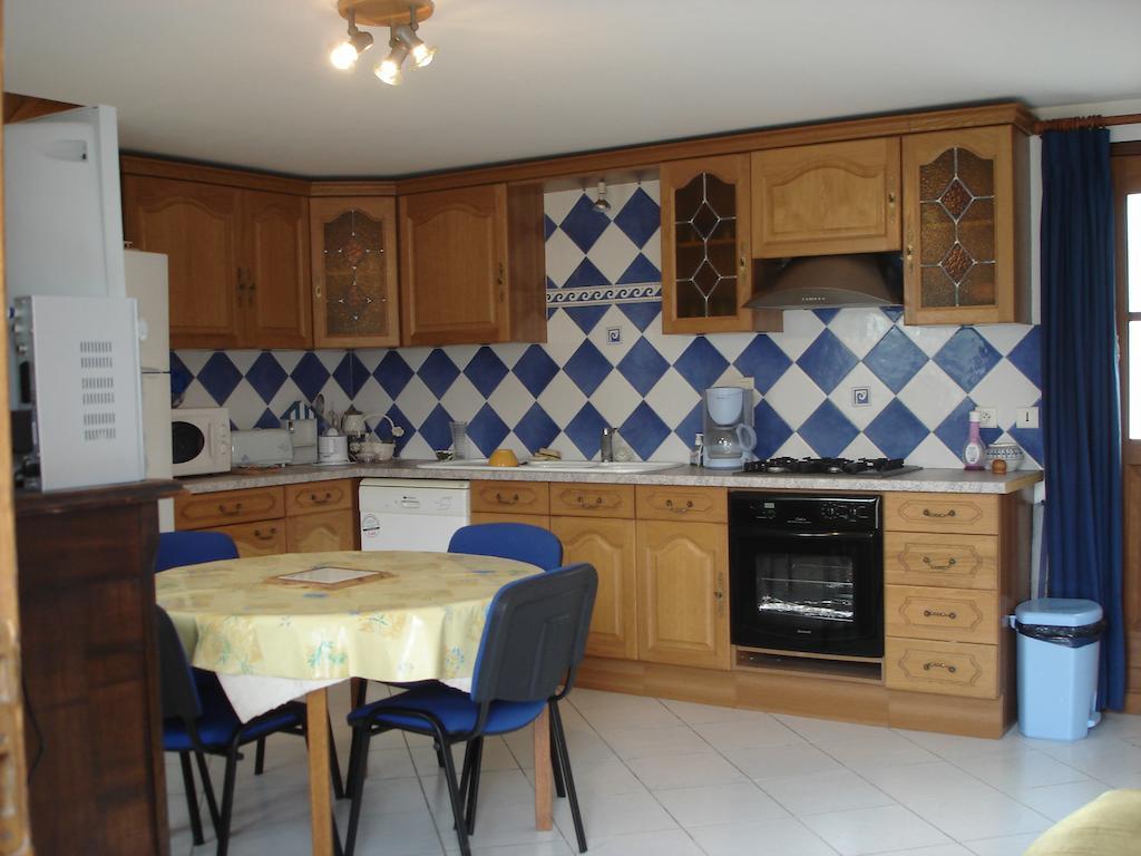Les Gites De Kerroyal Garlan Номер фото